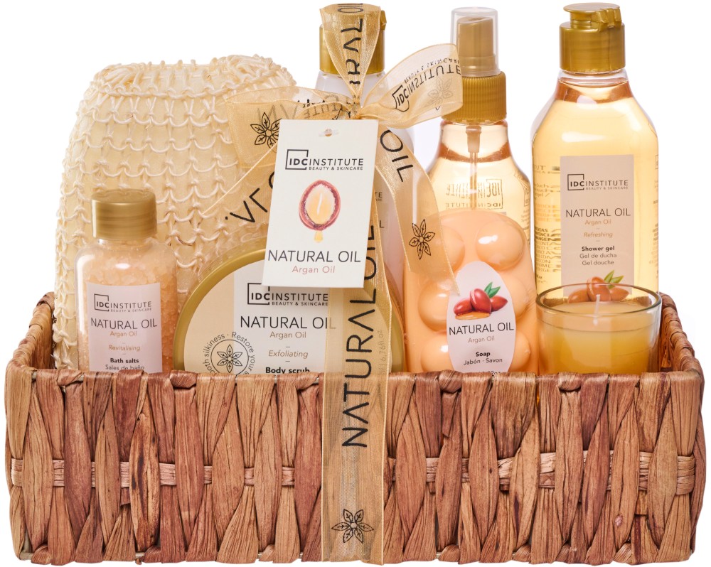 Подаръчен комплект IDC Institute Natural Oil Подаръчен комплект IDC Institute Natural Oil - Козметика за тяло и ароматна свещ в кошница - продукт